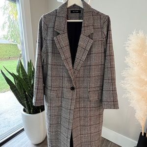 Perfect spring or fall jacket. NWOT. Only tried on.